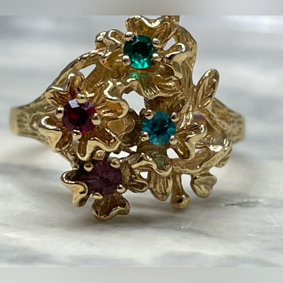 BEAUTIFUL LADIES YELLOW GOLD 10K BIRTHSTONE RUBY, PERIDOT RING 7.75 - Picture 4 of 16